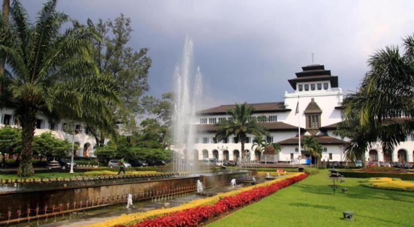 Paskal Inn Bandung Exteriör bild